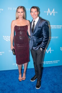 Rebecca Romijn feet photo thumbnail