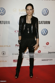 Bettina Zimmermann feet photo thumbnail