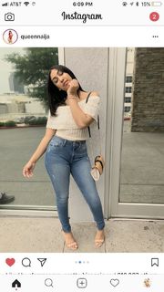 Queen Naija feet photo thumbnail