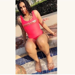 Queen Naija feet photo thumbnail