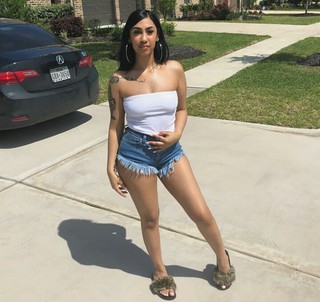 Queen Naija feet photo thumbnail