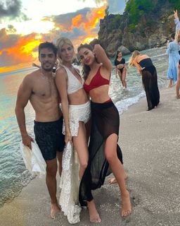 Olivia Culpo feet photo thumbnail