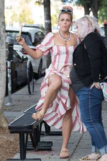 Busy Philipps feet photo thumbnail