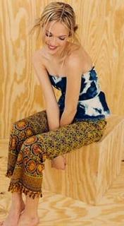 Mandy Moore feet photo thumbnail