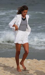 Alessandra Ambrosio feet photo thumbnail