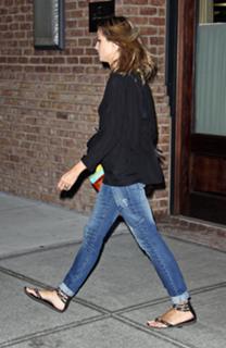 Heidi Klum feet photo thumbnail