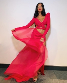 Nicole Scherzinger feet photo thumbnail