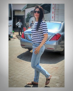 Kareena Kapoor feet photo thumbnail