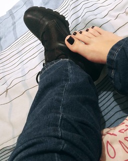 Isa Pes feet photo thumbnail
