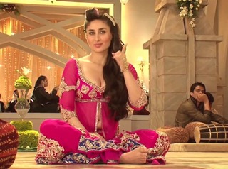 Kareena Kapoor feet photo thumbnail