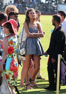Karlie Kloss feet photo thumbnail