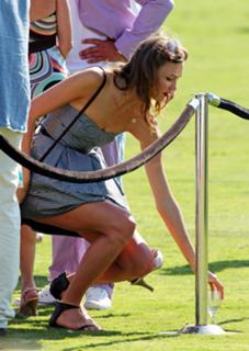 Karlie Kloss feet photo thumbnail