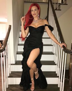 Justina Valentine feet photo thumbnail