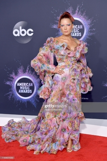 Halsey feet photo thumbnail