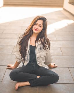 Jannat Zubair Rahmani feet photo thumbnail