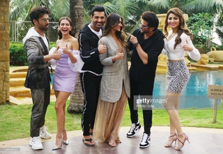 Kriti Kharbanda feet photo thumbnail