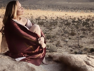 Maria Bello feet photo thumbnail