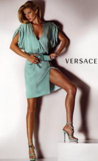 Gisele Bündchen feet photo thumbnail