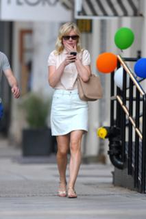 Kirsten Dunst feet photo thumbnail