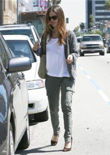 Rachel Bilson feet photo thumbnail