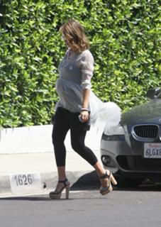 Jessica Alba feet photo thumbnail