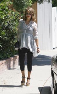 Jessica Alba feet photo thumbnail