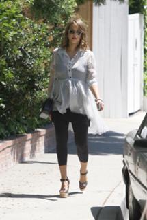 Jessica Alba feet photo thumbnail