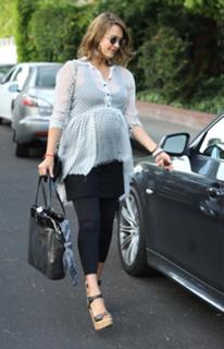Jessica Alba feet photo thumbnail