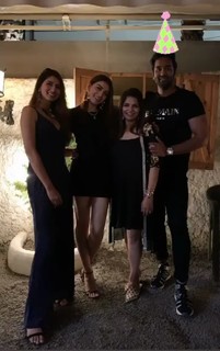 Hansika Motwani feet photo thumbnail