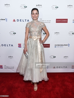 Emmanuelle Vaugier feet photo 3