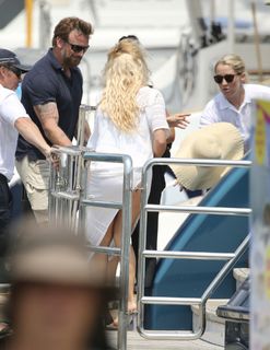 Pamela Anderson feet photo thumbnail