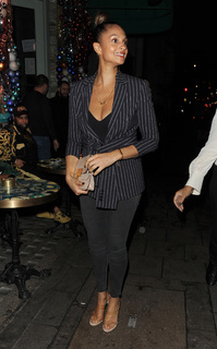 Alesha Dixon feet photo thumbnail
