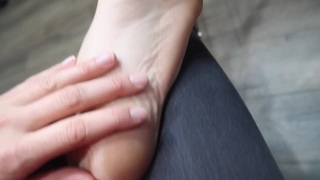 Rachel Ballinger feet photo thumbnail
