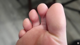Rachel Ballinger feet photo thumbnail