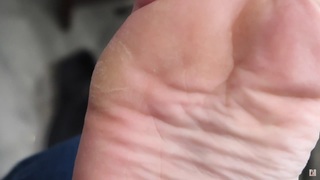 Rachel Ballinger feet photo thumbnail
