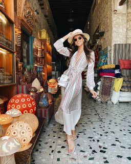 Izabel Goulart feet photo thumbnail