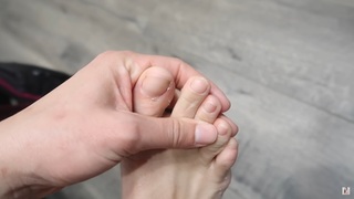 Rachel Ballinger feet photo thumbnail