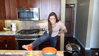 Rachel Ballinger feet photo thumbnail