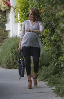 Jessica Alba feet photo thumbnail