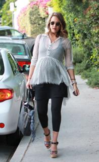 Jessica Alba feet photo thumbnail