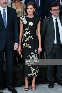 Queen Letizia of Spain feet photo thumbnail