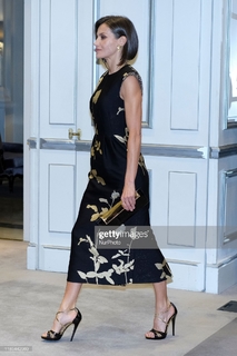 Queen Letizia of Spain feet photo thumbnail