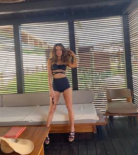 Kate Beckinsale feet photo thumbnail