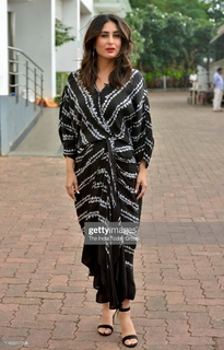 Kareena Kapoor feet photo thumbnail
