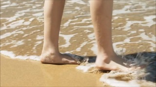 Juliana Paiva feet photo thumbnail