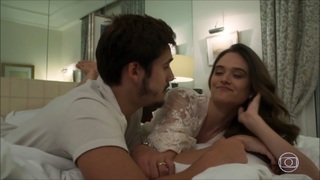 Juliana Paiva feet photo thumbnail