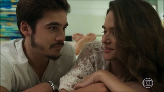 Juliana Paiva feet photo thumbnail