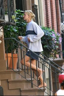 Uma Thurman feet photo thumbnail