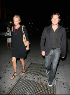 Uma Thurman feet photo thumbnail
