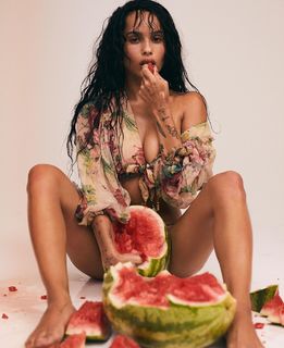 Zoë Kravitz feet photo thumbnail